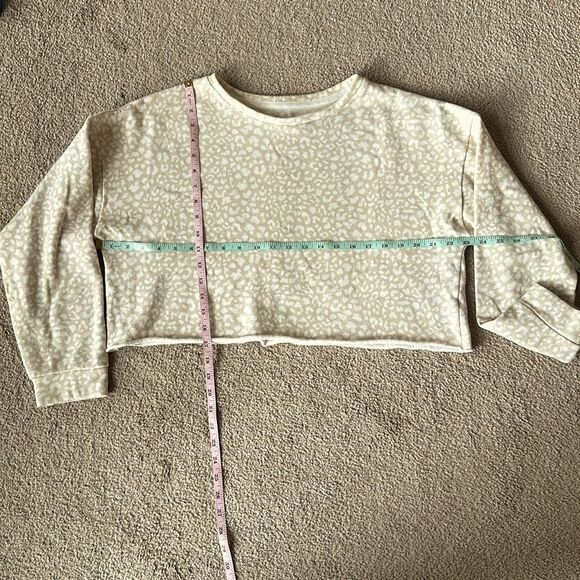 Colsie Fleece Crop Sweatshirt! - Picture 5 of 13